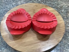 2piece tupperware empanada d'occasion  Expédié en Belgium