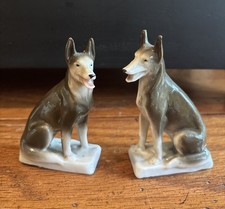 Estatuetas vintage de porcelana de cachorro pastor alemão em bases brancas conjunto de 2 comprar usado  Enviando para Brazil
