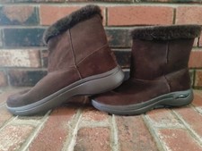 8 winter boots for sale 8 winter boots for sale Agawam