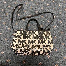 Bolsa tote de viagem Michael Kors jet set pequena preta/branca creme estampa por toda parte amuleto MK comprar usado  Enviando para Brazil