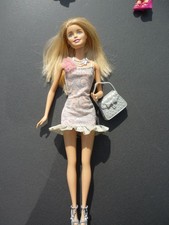 Barbie puppe abgebildet gebraucht kaufen  Brüggen