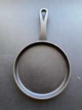 Mini frigideira de ferro fundido Skookie com almofadas quentes, 7" de diâmetro, panela de sobremesa de biscoito comprar usado Mini frigideira de ferro fundido Skookie com almofadas quentes, 7" de diâmetro, panela de sobremesa de biscoito comprar usado  Enviando para Brazil