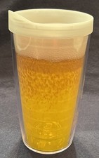 Usado, Copo copo de plástico isolado Tervis Faux Beer Suds com tampa 16 oz. Fabricado nos EUA comprar usado  Enviando para Brazil