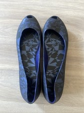 Women melissa gareth for sale  READING