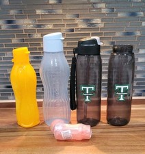 Garrafa de água Tupperware Eco lote 2 preta com logotipo 25 oz freezer e Eco 16 oz e mini, usado comprar usado  Enviando para Brazil