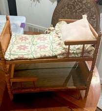 Beliches de madeira vintage da década de 1960 para bonecas com travesseiro e roupa de cama comprar usado  Enviando para Brazil