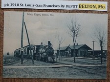 pt: 1910 St. Louis–San Francisco Ry DEPOT BELTON, Mo. Cartão postal P/B LITHO com TREM comprar usado  Enviando para Brazil