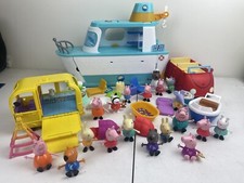 Lote de bonecos de brinquedo PEPPA PIG seminovos barco, ônibus e pacote de acessórios comprar usado Lote de bonecos de brinquedo PEPPA PIG seminovos barco, ônibus e pacote de acessórios comprar usado  Enviando para Brazil