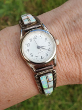 Relógio de prata esterlina 925 com incrustação de opala criado pela RB assinado navajo nativo americano, usado comprar usado Relógio de prata esterlina 925 com incrustação de opala criado pela RB assinado navajo nativo americano, usado comprar usado  Enviando para Brazil