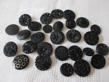 Lot boutons anciens d'occasion  Saint-Aigulin