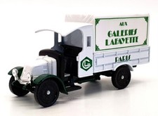 Corgi 13cm Long Diecast 922 - 1926 Renault Van - White comprar usado  Enviando para Brazil