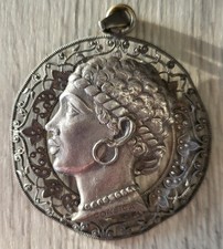 Pendentif bijou femme d'occasion  Puteaux