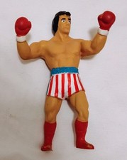 Boneco de ação Winston Toys Rocky Balboa bandeira americana borracha raro HTF comprar usado  Enviando para Brazil