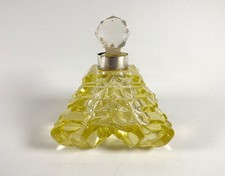 Usado, DESLUMBRANTE GARRAFA ANTIGA DE PERFUME DE VIDRO DE URÂNIO AMARELO COM MONTAGEM PRATA REF 591/1 comprar usado Usado, DESLUMBRANTE GARRAFA ANTIGA DE PERFUME DE VIDRO DE URÂNIO AMARELO COM MONTAGEM PRATA REF 591/1 comprar usado  Enviando para Brazil