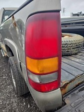 Usado, Conjunto de lanterna traseira esquerda usado serve: 2001 Chevrolet Silverado 2500 picape esquerda Gr comprar usado  Enviando para Brazil