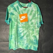 Camiseta Nike Tie Dye tamanho médio verde amarrada tingida camiseta grande Swoosh comprar usado  Enviando para Brazil