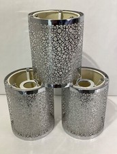 Conjunto de três luminárias metal/plástico cor prata/baunilha, usado comprar usado  Enviando para Brazil