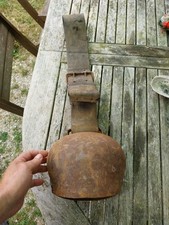 Cloche ancienne sonnaille d'occasion  La Flotte