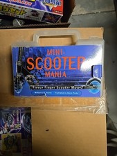 Usado, Mini-Scooter Mania with Toy by Elizabeth Harris (2001, Mixed Lot) comprar usado  Enviando para Brazil