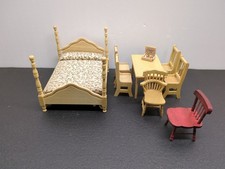 Lote de móveis de sala de jantar em miniatura para casa de bonecas mesa de madeira com 6 cadeiras e cama  comprar usado  Enviando para Brazil
