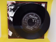 Johnny hallyday 370599 d'occasion  Avesnes-le-Comte