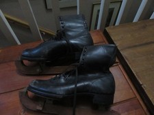 Vintage leather ice for sale Vintage leather ice for sale  GALASHIELS
