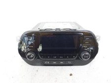 07356609110 autoradio fiat usato  Torre del Greco
