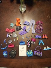 Lote de ropa y accesorios Monster High segunda mano  Embacar hacia Mexico