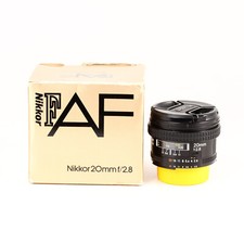 Nikon nikkor 20mm usato  Italia