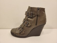 Worn womens simply for sale  Valparaiso