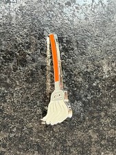 Broche esplêndido Walt Disney Hocus Pocus Sarah's Mop Broom Mop comprar usado  Enviando para Brazil