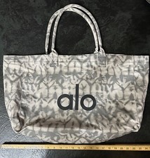Alo yoga shopper for sale  Clarksville