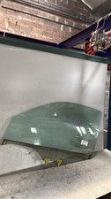 Vitre gauche nissan d'occasion  L'Horme