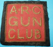 CRACHÁ ADESIVO ANTIGO A.R.C GUN CLUB (TACO DE RIFLE DE AR) TIRO EM BARRAS comprar usado  Enviando para Brazil