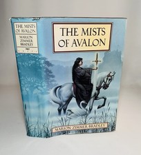 The Mists Of Avalon-Marion Zimmer Bradley-SIGNED-First Edition/5th Printing-RARE comprar usado  Enviando para Brazil