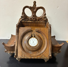 Suporte para relógio de bolso caixão de madeira com detalhe de roseta esculpida e prateleiras internas, usado comprar usado  Enviando para Brazil
