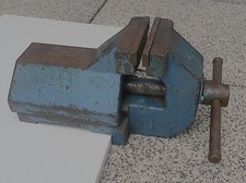 Alter schraubstock ddr gebraucht kaufen  Fellbach
