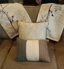 Lovely four piece for sale  Saint Charles