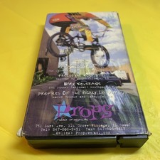PROPS VIDEO MAGAZINE VOL 3 ISSUE 15 VHS JUMPING JAMS FREESTYLE CONTEST BMX ETC. comprar usado PROPS VIDEO MAGAZINE VOL 3 ISSUE 15 VHS JUMPING JAMS FREESTYLE CONTEST BMX ETC. comprar usado  Enviando para Brazil