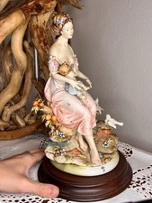 Porcellana capodimonte donna usato  Pontedassio