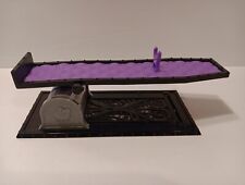 Cama basculante Monster High roxa em forma de caixão incompleta como está comprar usado  Enviando para Brazil