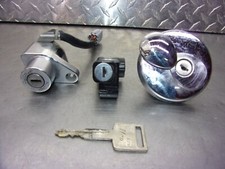 719 A SUZUKI BOULEVARD C90 2016 OEM INTERRUPTOR DE IGNIÇÃO TRAVA E TAMPA DE GÁS E 1 CHAVE comprar usado  Enviando para Brazil