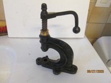 Presse oeillets daude d'occasion Presse oeillets daude d'occasion  Chârost