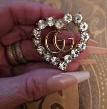 Broche prendedor Gucci cristal logotipo GG segunda mano  Embacar hacia Argentina