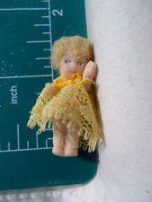 Miniaturas vintage para casa de bonecas porcelana Frozen Charlotte bebê boneca cabelo loiro 1,25" comprar usado  Enviando para Brazil