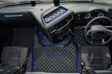CONJUNTO DE TAPETES DE ASSOALHO DE COURO ECOLÓGICO - PRETO/AZUL compatível IVECO S - WAY [novo formato] comprar usado  Enviando para Brazil