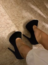 Scarpa donna nera usato  Sarzana
