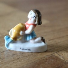 Ancienne feve aquarius d'occasion  France