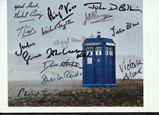 Foto 10x8 Dr Doctor Who Tardis assinada à mão por 14 todas as assinaturas originais comprar usado  Enviando para Brazil