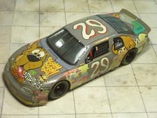 Kit Ford NASCAR Cartoon Network #29 1/25 construído e acabado para exibição comprar usado  Enviando para Brazil